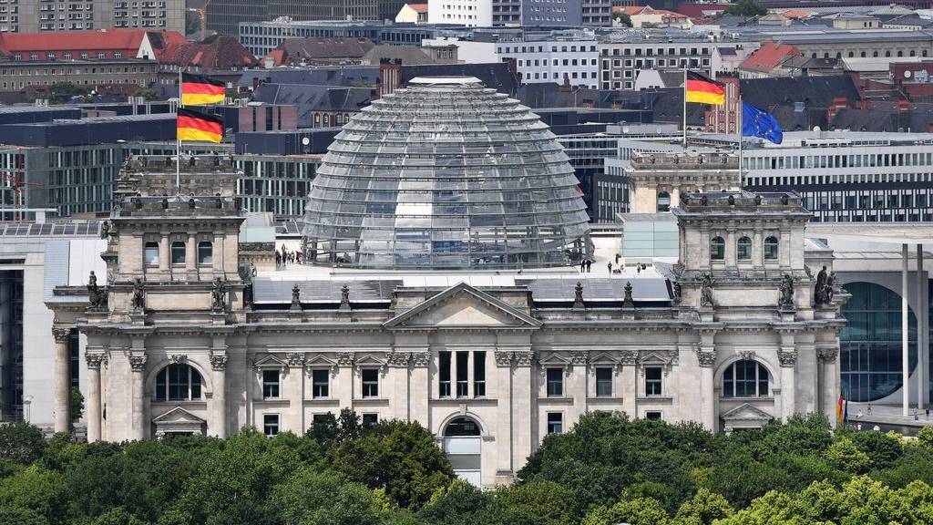 Im Berliner Reichstag wurde ein verdächtiger Gegenstand gefunden.