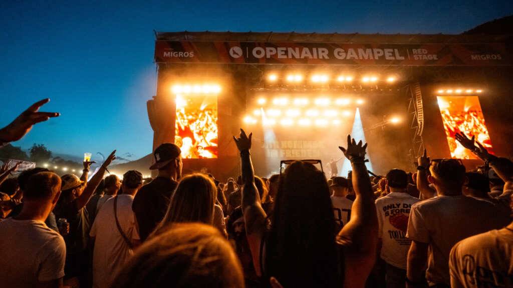 Rund 98'000 Besucherinnen und Besucher zog es im vergangenen Jahr ans Openair Gampel. Auch an der kommenden 40. Ausgabe macht der Genre-Mix das Line-up aus. (Archivbild)