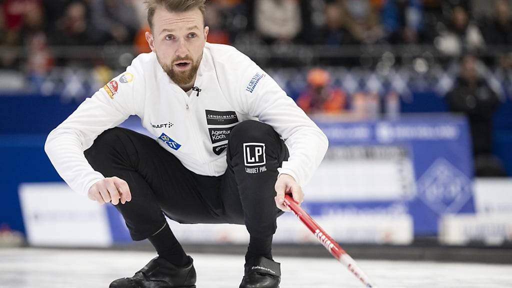 Yannick Schwaller lässt den Stein nicht aus den Augen