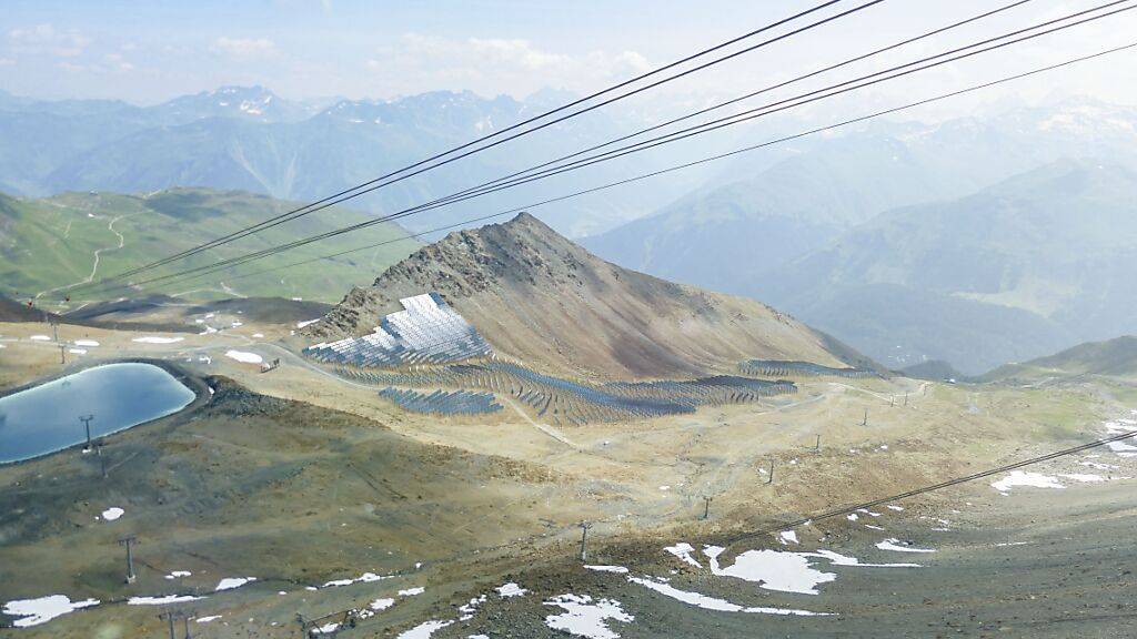 Die hochalpine Solaranlage soll am Südhang des Totalphorns im Davoser Parsenn-Gebiet entstehen. (Projektskizze)