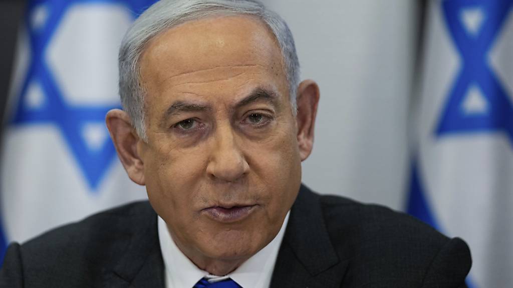 ARCHIV - Israels Ministerpräsident Benjamin Netanjahu lässt sich von einer Bodenoffensive in Rafah nicht abbringen. Foto: Ohad Zwigenberg/AP/dpa