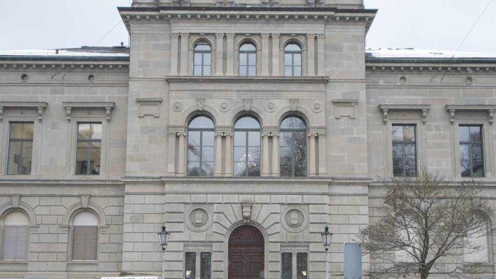 Die Zuger Regierung will zu viel eingenommene Steuergelder der Bevölkerung zurückzahlen. (Archivbild)