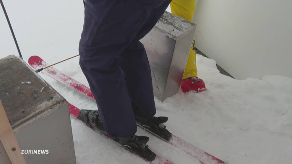 Parlamentarier-Skirennen in Davos: Ehemalige Britische Premierministerin am Start