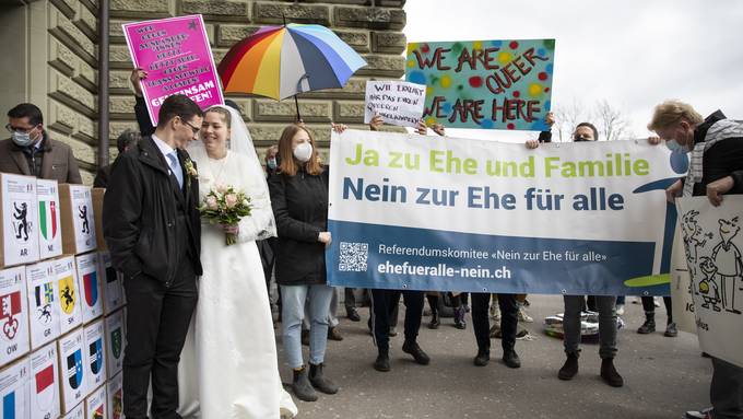 Gegner der «Ehe für alle» nehmen Samenspende für Lesben ins Visier