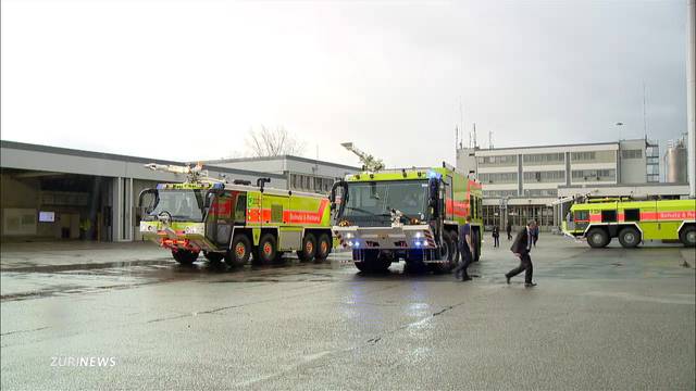 Einweihung des neuen Flugfeldlöschfahrzeugs