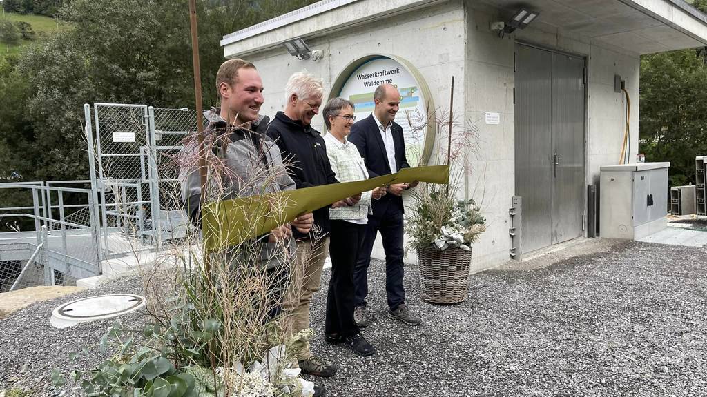 Die Eröffnung des Wasserkraftwerks Waldemme in Flühli
