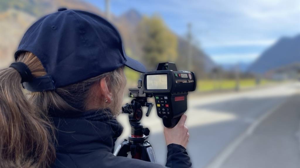 Mit 180 km/h bei erlaubten 80: In Tavanasa GR ist ein Motorradfahrer geblitzt worden. (Symbolbild)