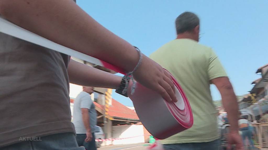 Weltrekordversuch: Am Winzerfest in Döttingen will man die längste Anstossreihe der Welt bilden