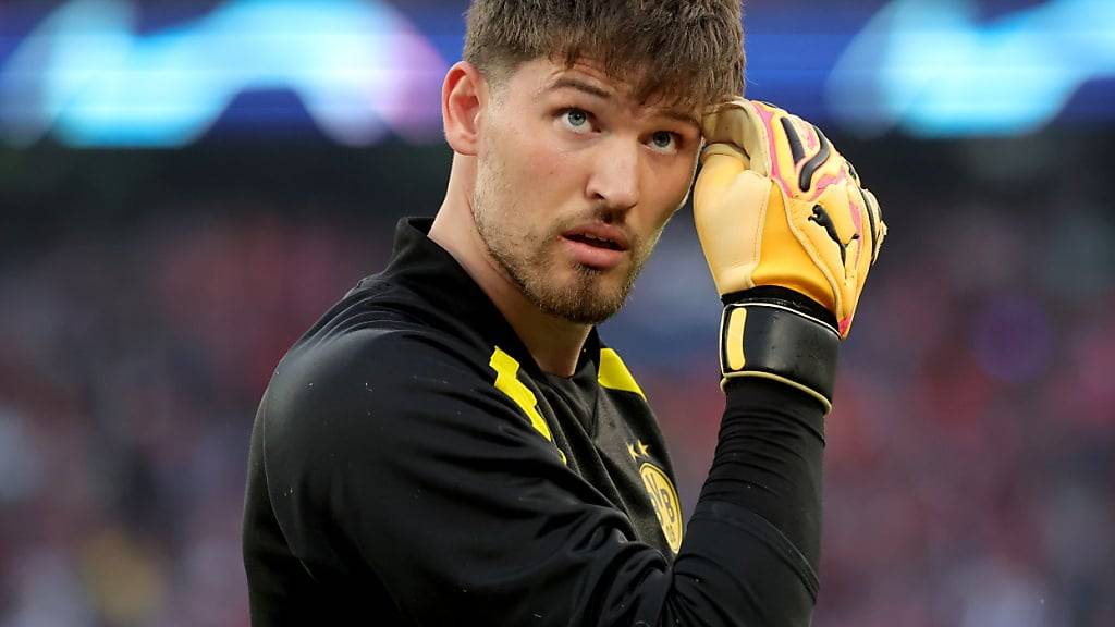 Gregor Kobel tritt mit Dortmund in Madrid an