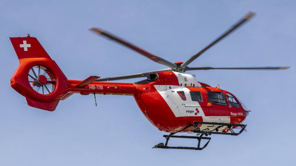 Die Rega flog am Mittwoch einen Taucher in eine Spezialklinik. (Symbolbild)