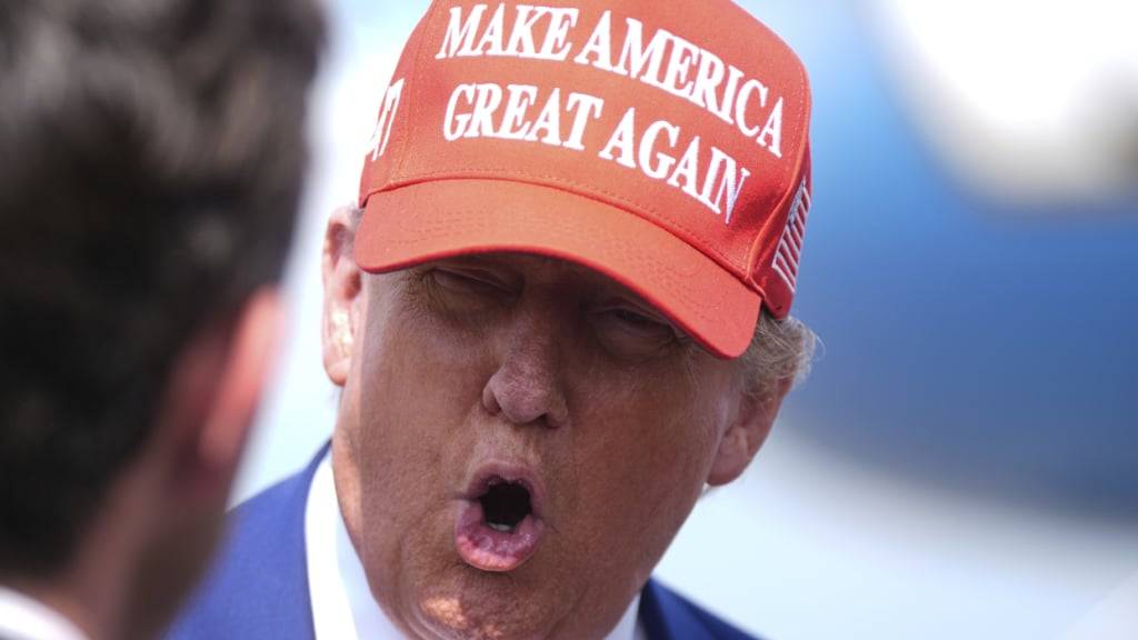 Der US-Präsident hat sehr viel Macht. Doch die vom Gesetz her unabhängige Zentralbank muss sich seinem Willen nicht beugen. Sehr zum Verdruss des Republikaners Trump. (Archivbild)