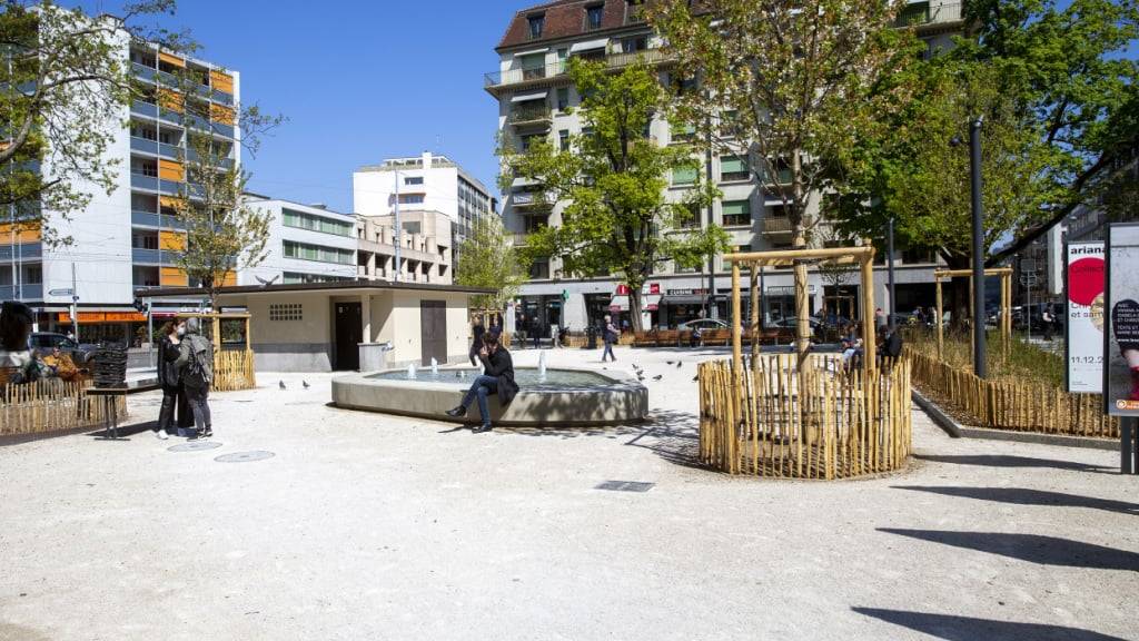 Das dicht bebaute Genfer Carouge-Quartier im Bild erhitzt sich weniger stark als das offenere, aber weniger beschattete und schlecht durchlüftete Freiburger Quartier Schönberg. (Archivbild)