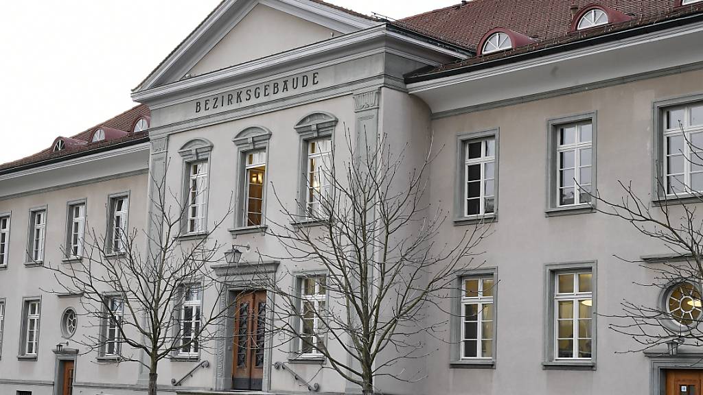 Zürcher Obergericht verurteilt Frauengang wegen sexueller Nötigung