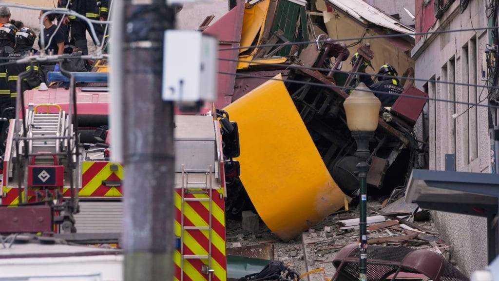 Die Zahl der Todesopfer nach dem Unglück in der Standseilbahn Elevador da Glória in Lissabon erhöhte sich in der Nacht auf Donnerstag auf 16. Verletzt wurde eine Schweizerin.