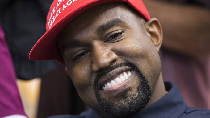 Nach Hitler-Aussagen: Twitter sperrt Kanye West erneut
