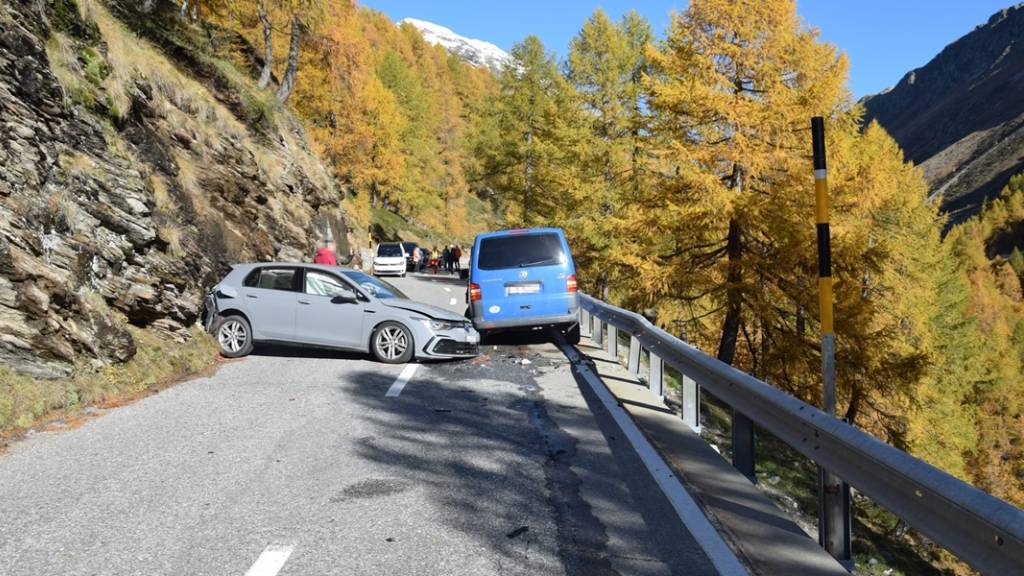 Beim frontalen Zusammenstoss wurden in Poschiavo drei Personen verletzt.