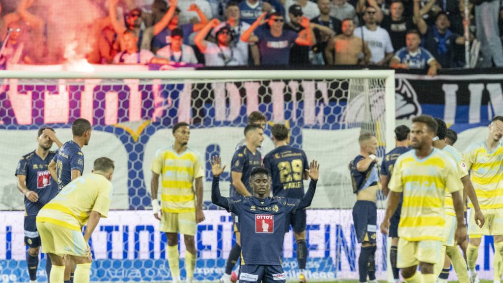 Die Luzerner mit Faveurdi Bongeli (mitte) liessen den Grasshoppers keine Chance