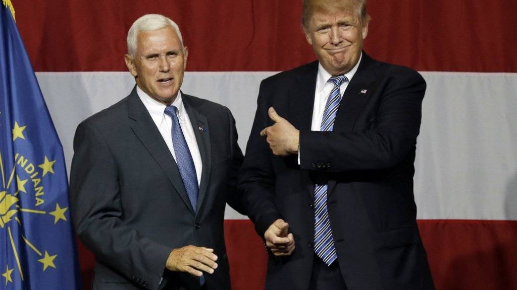 Der voraussichtliche Kandidat der Republikaner, Trump (rechts), mit seinem Kandidaten für das Amt des Vizepräsidenten, Pence.