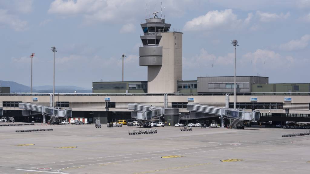 Sozialplan für die vom Bodendienstleister AAS entlassenen Mitarbeiter am Flughafen Zürich-Kloten: Das konnte die Gewerkschaft VPOD nach einem Warnstreik am Freitag aushandeln. (Archivbild vom Flughafen Zürich-Kloten)