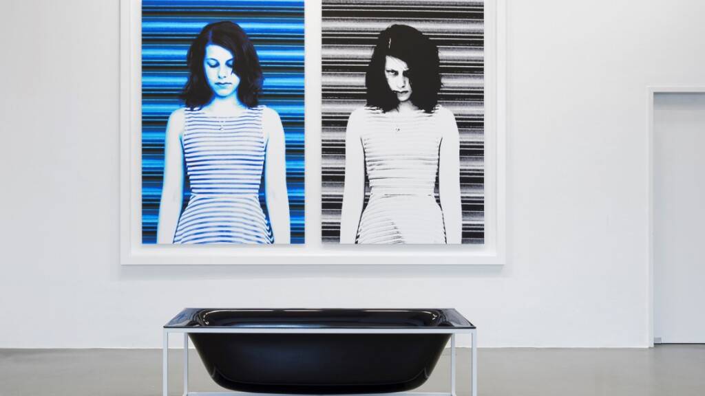 Das Netzkunst-Duo Ubermorgen (hier mit dem Werk «No Limit») ist Träger des Pax Art Awards 2023.