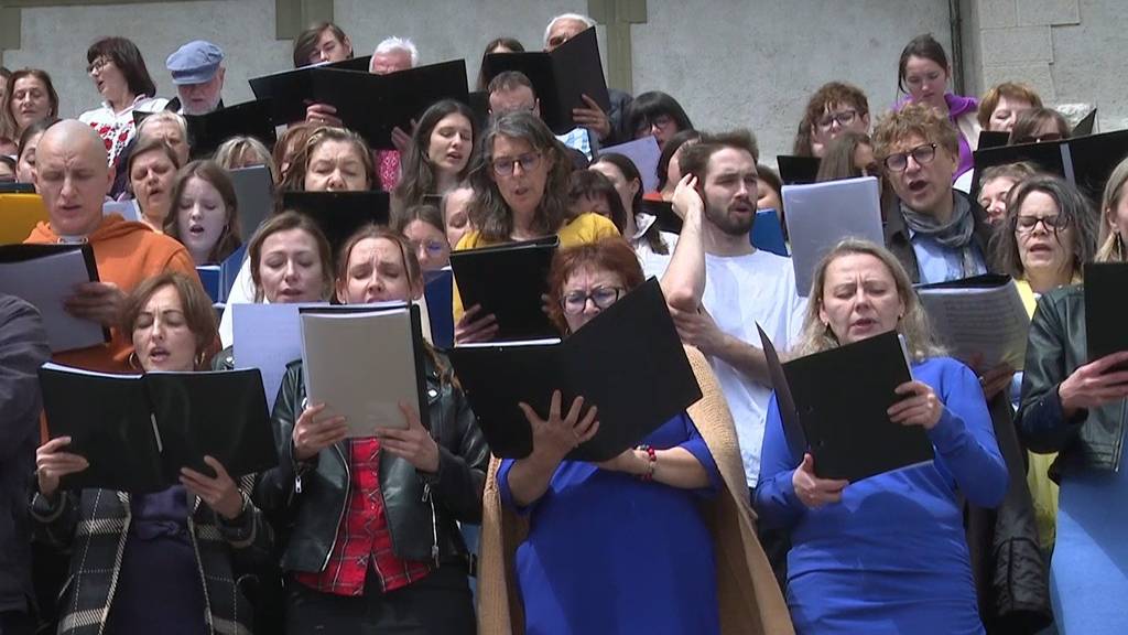 Ukrainische Chöre singen in Bern für Frieden und Freiheit