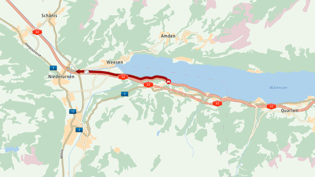 Mindestens eine halbe Stunde verlieren Autofahrer momentan auf der A3 Richtung Weesen.