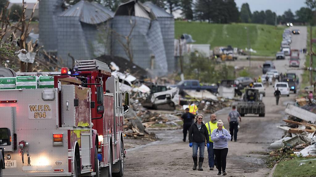 dpatopbilder - Verwüstungen und Zerstörungen in der Kleinstadt Greenfield. Foto: Charlie Neibergall/AP/dpa