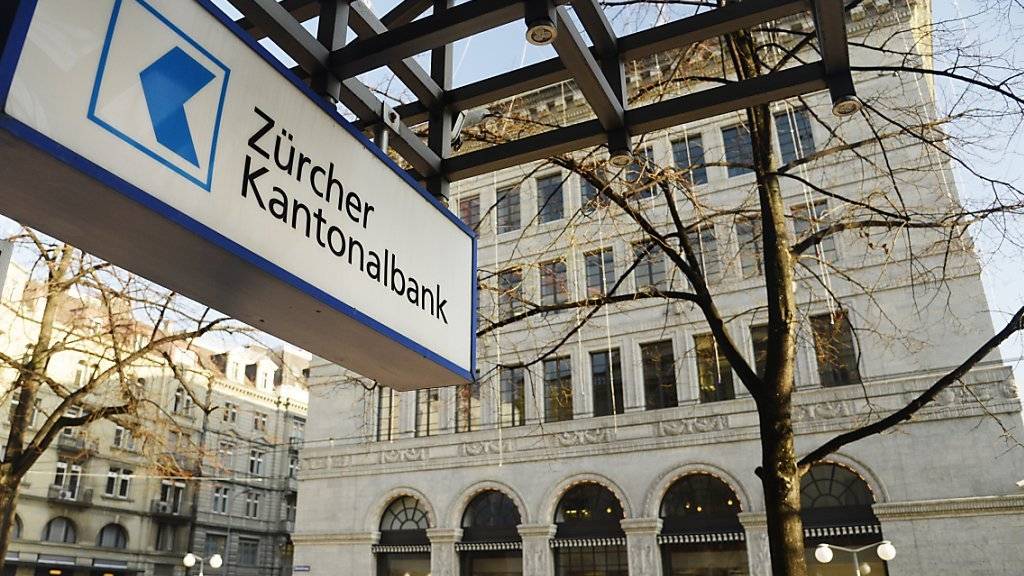 Nicht am Zürcher Paradeplatz, aber an anderen Standorten in Zürich schliesst die Zürcher Kantonalbank in den nächsten zwei Jahren Filialen. (Archiv)