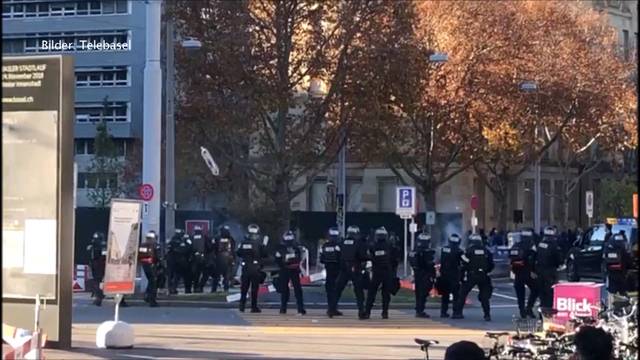 Demos in Basel: Hunderte gegen 30 PNOS-Anhänger