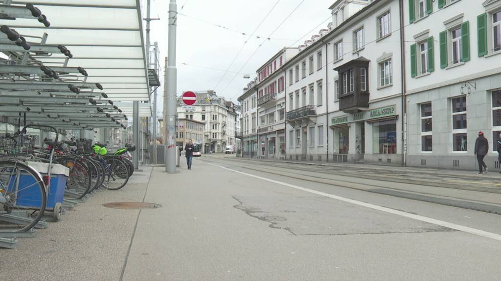 Mann wird am St.Galler Bahnhof von Gruppe verprügelt