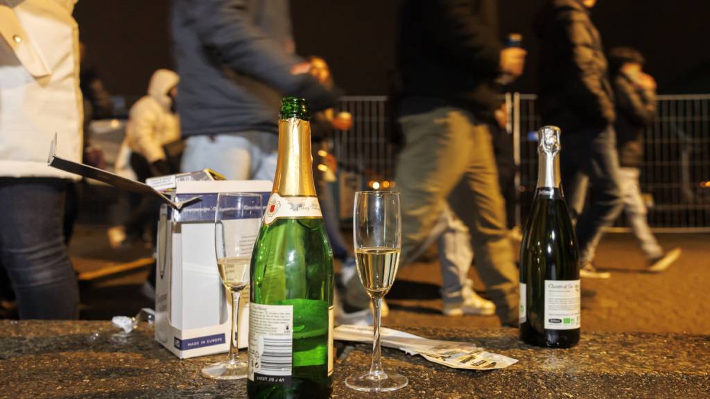 Bei Testkäufen erhielten in Appenzell 14-Jährige in zwei von zehn Fasnachtsbetrieben Alkohol. (Symbolbild)