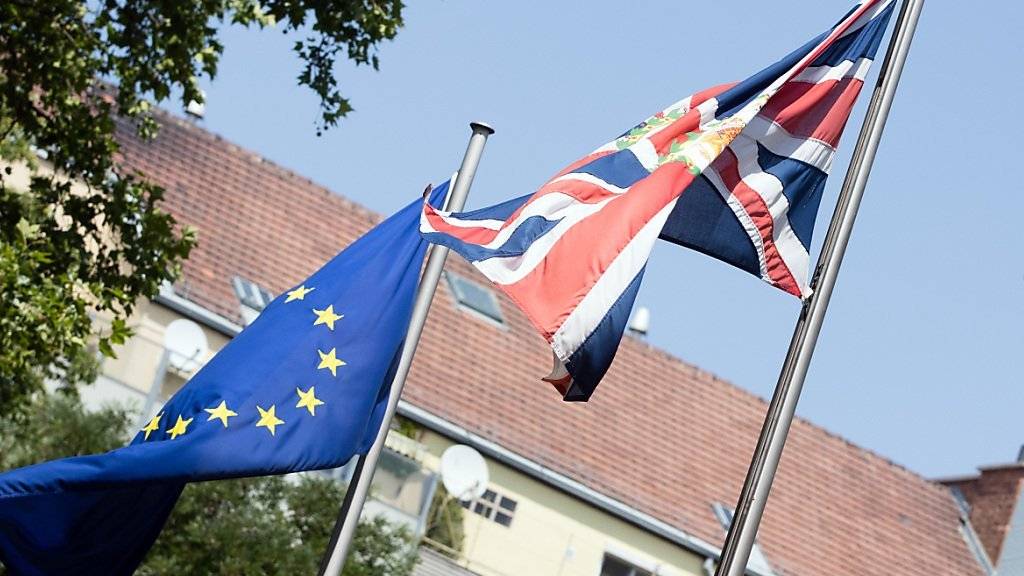 Der Austritt Grossbritanniens aus der Europäischen Union (EU) wird auch Auswirkungen auf die Beziehungen der Schweiz mit dem Vereinigten Königreich haben. Bis das noch auszuhandelnde Austrittsabkommen gültig wird, bleibt vorerst alles beim Alten. (Symbolbild)