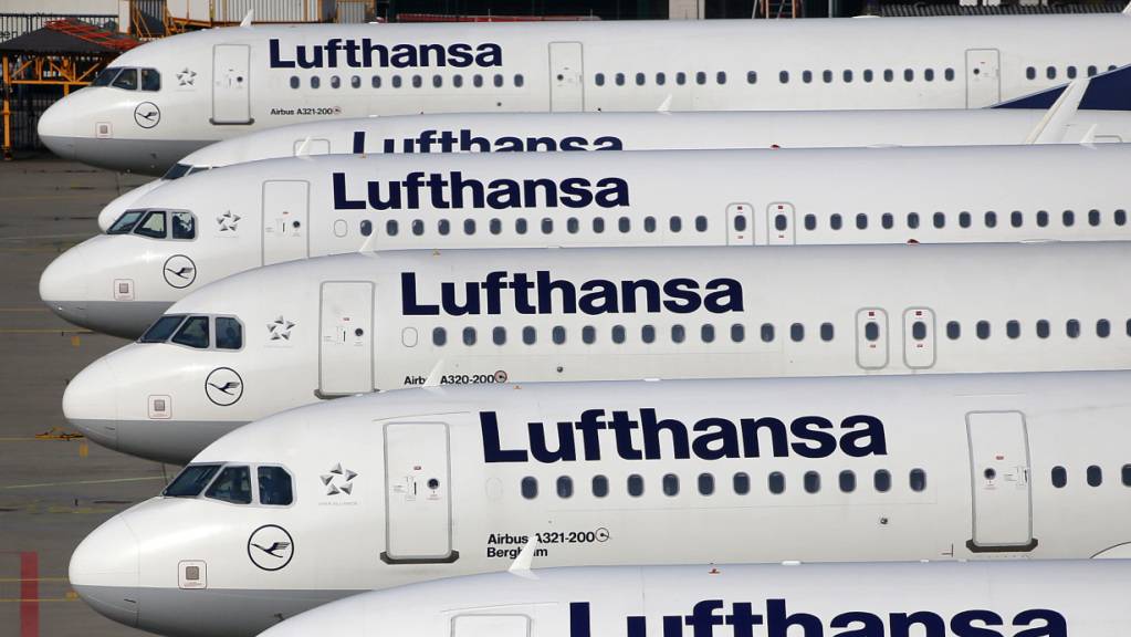 Bei der Lufthansa haben Flugbegleiter einen zweitägigen Streik begonnen - viele Lufthansa-Maschinen bleiben daher am Donnerstag und Freitag am Boden. (Archivbild)