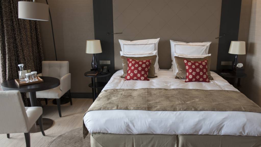 In der Schweizer Hotellerie hat sich die Entwicklung nach vier rückläufigen Monaten in Folge im Juli wieder leicht ins Positive gedreht. (Archivbild)