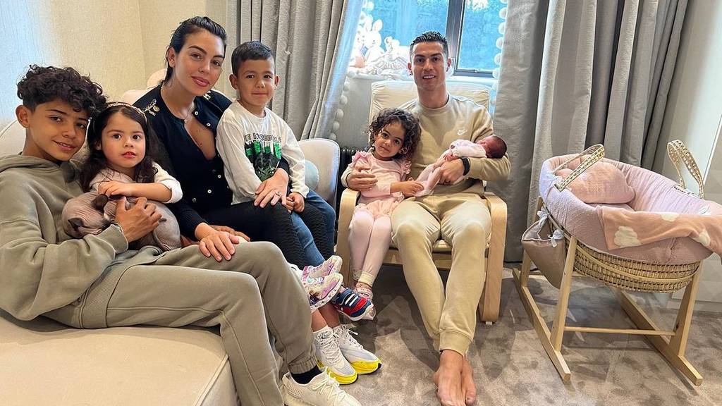 Ronaldo zeigt erstes Foto der neugeborenen Tochter