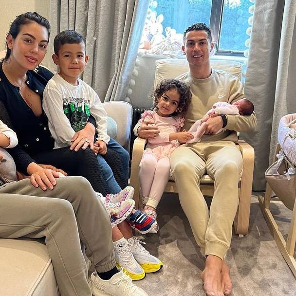 Ronaldo zeigt erstes Foto der neugeborenen Tochter