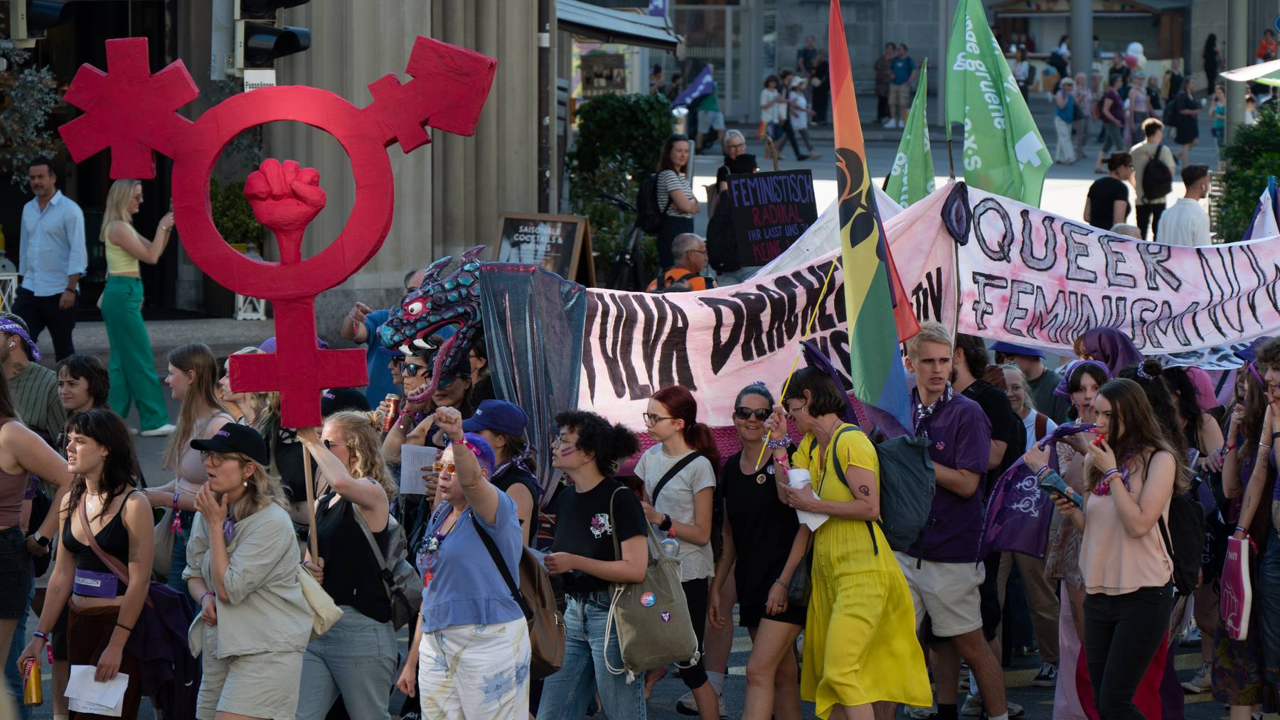 Der Frauenstreik in St.Gallen kann stattfinden. (Archivbild)