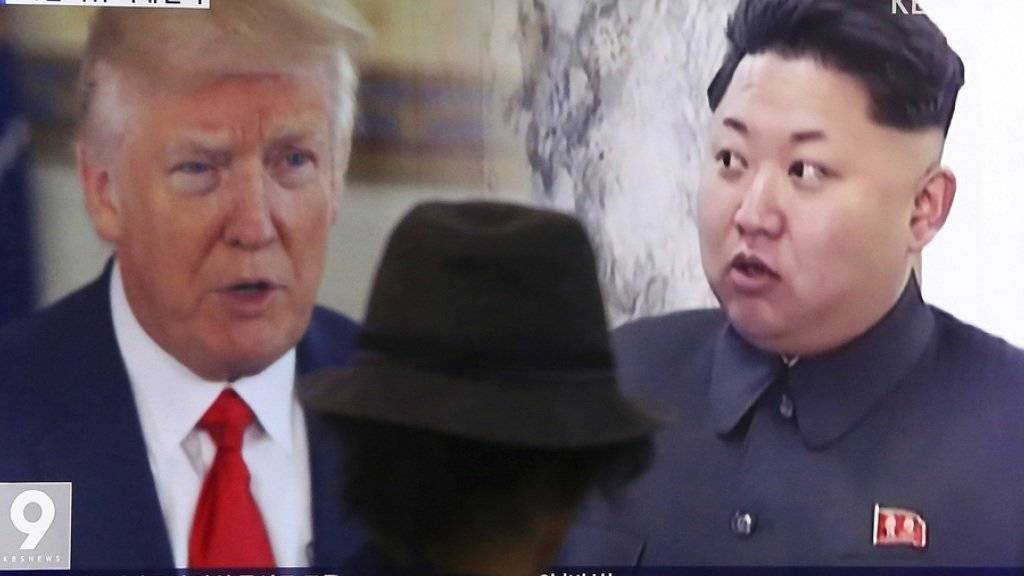 Kim hat Trump als «alt» beleidigt, Trump versicherte, er würde Kim «niemals als ‹klein und fett›» bezeichnen.