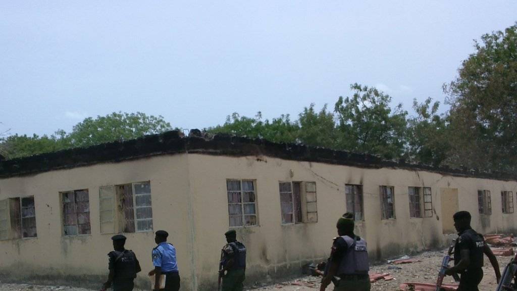 Boko-Haram-Kämpfer brennen ein Dorf nahe der Stadt Chibok zum zweiten mal innert zwei Jahren nieder. (Symbolbild)
