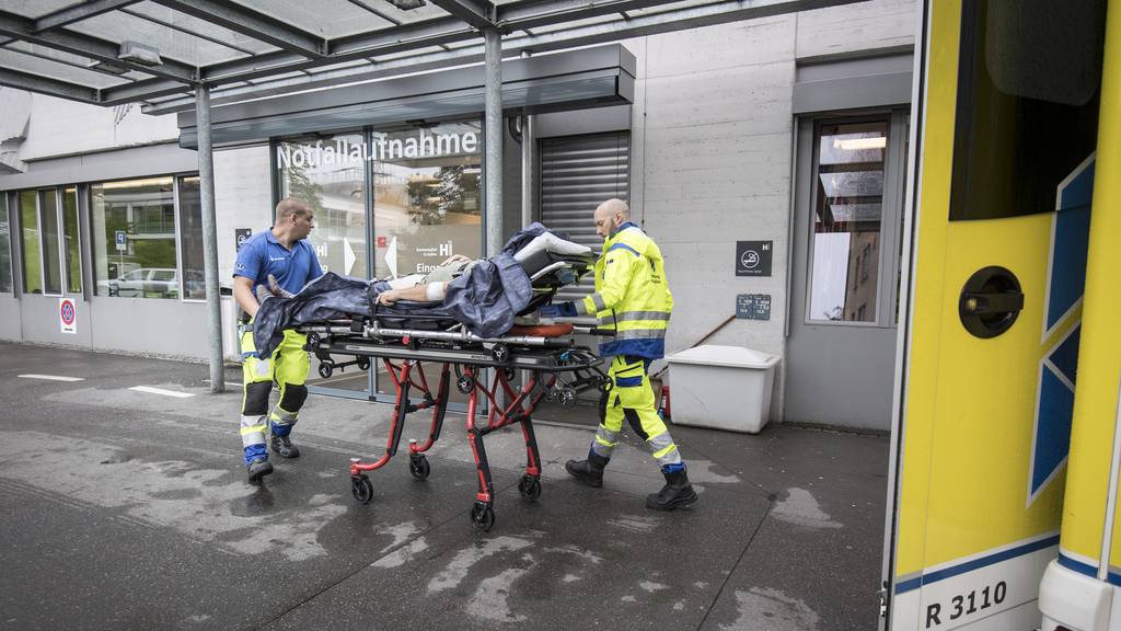 Die Notfallaufnahmen in den St.Gallen Spitälern sind stark ausgelastet. (Archiv)
