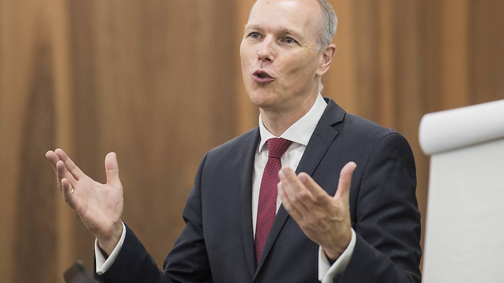 KOF-Direktor Jan-Egbert Sturm. Das von seinem Institut veröffentlichte Konjunkturbarometer ist im August leicht gesunken. Die Wirtschaftsstimmung ist demnach etwas pessimistischer geworden. (Archivbild)