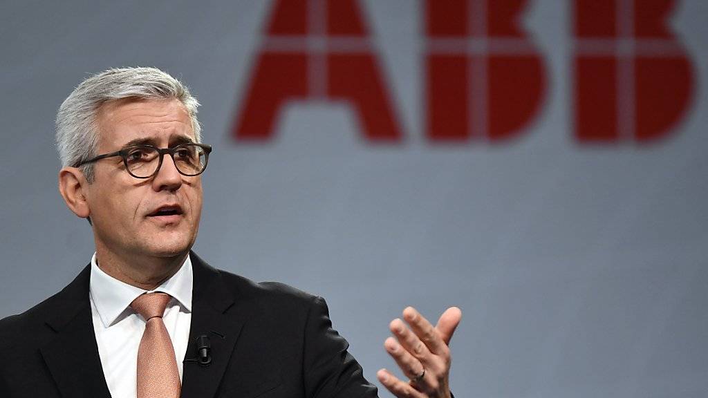 Ulrich Spiesshofer, CEO von ABB, gibt sich trotz eines Umsatzrückgangs um 1 Prozent im ersten Quartal zuversichtlich. (Archivbild)