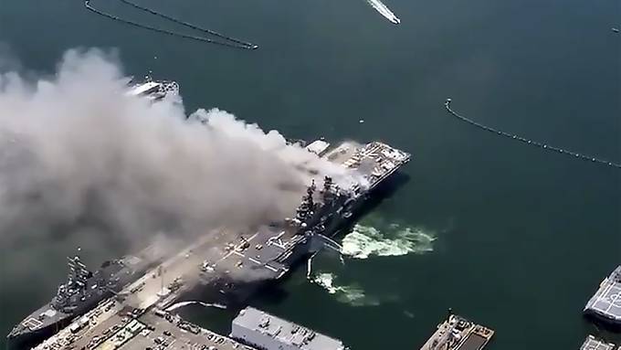 Verletzte bei Feuer auf US-Kriegsschiff in Marinebasis San Diego