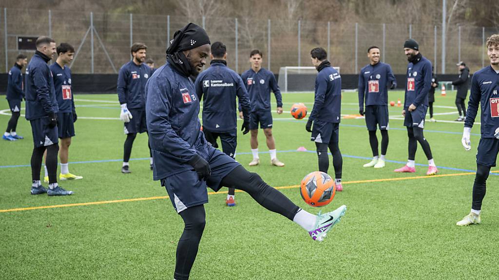 Asumah Abubakar, hier noch im Training mit dem FC Luzern, ist ab sofort ein Hopper