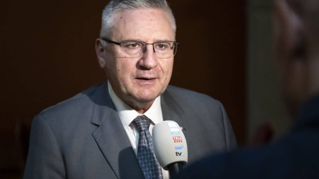 Dem Aargauer SVP-Nationalrat Andreas Glarner droht ein Strafverfahren wegen eines Deepfake-Videos. Die zuständige Ständeratskommission hat seine Immunität letztinstanzlich aufgehoben.