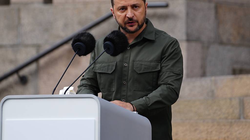 Wolodymyr Selenskyj, Präsident der Ukraine, spricht bei einem Auslandsbesuch in Kopenhagen. Foto: Thomas Traasdahl/Ritzau Scanpix Foto/AP/dpa - ACHTUNG: Nur zur redaktionellen Verwendung und nur mit vollständiger Nennung des vorstehenden Credits