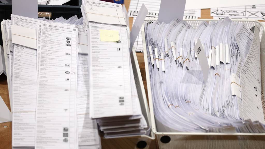 Auszählung der Stimmen in Clacton. Foto: Richard Pelham/AP/dpa