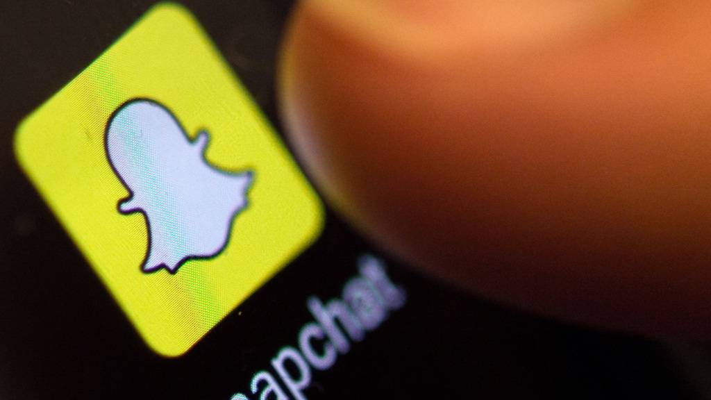 Um Kinder und Jugendliche im Netz zu schützen, nimmt die EU-Kommission mehrere grosse Plattformen ins Visier. Darunter sind Snapchat und vier Pornoseiten. (Archivbild)