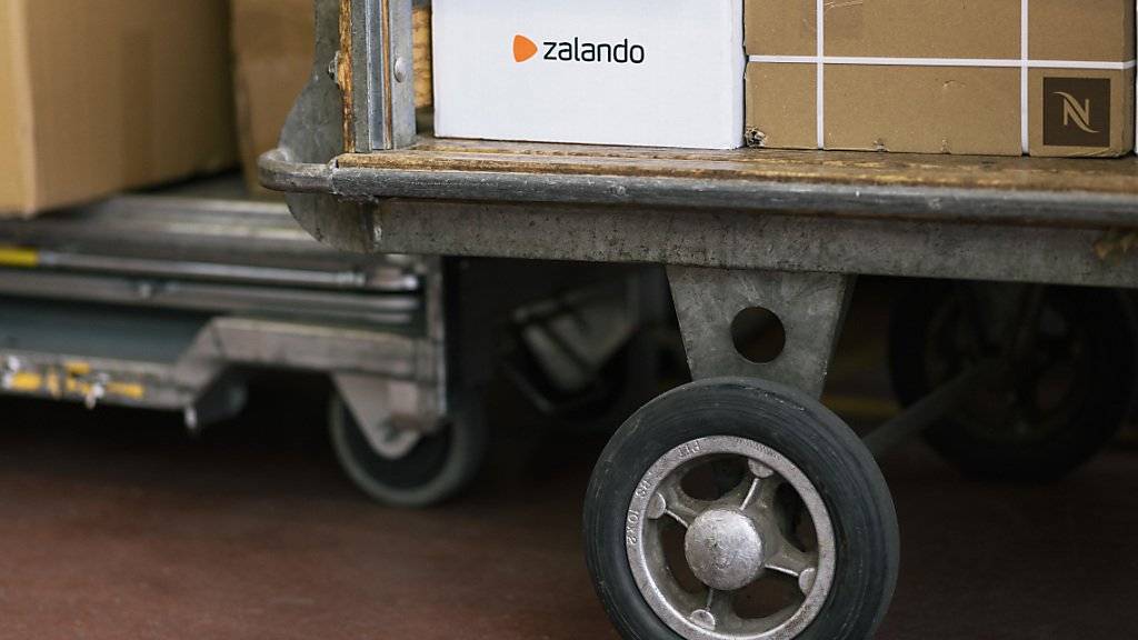 Zalando hat seinen Umsatz im letzten Jahr laut vorläufigen Zahlen um über einen Fünftel gesteigert.