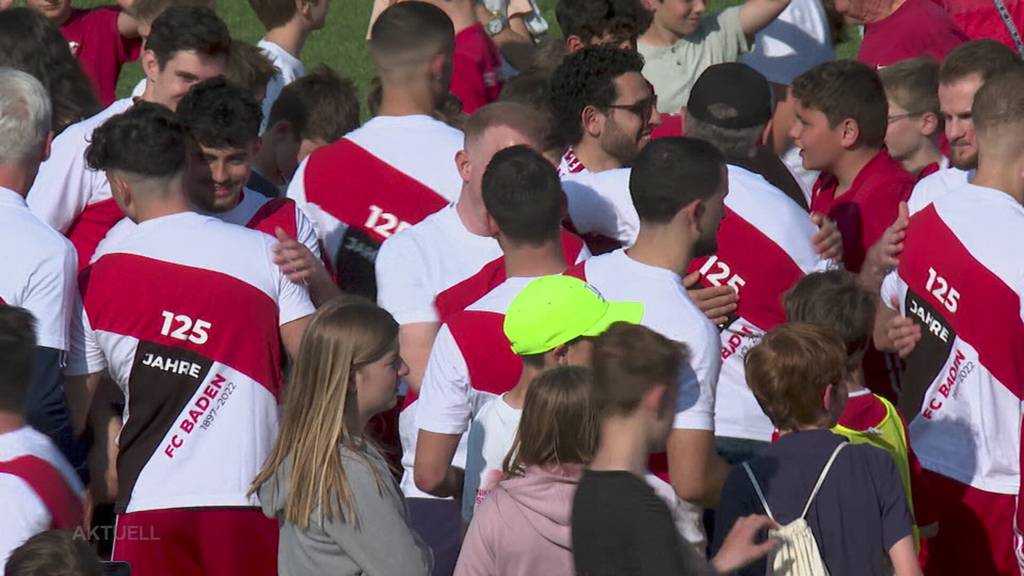 Emotionen pur: FC Baden-Fans feiern den Aufstieg – enttäuschte Gesichter in Aarau